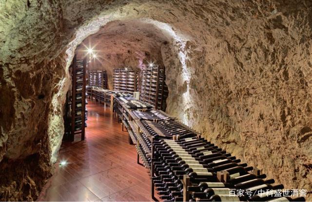 你知道宝石山的火山岩酒窖吗？